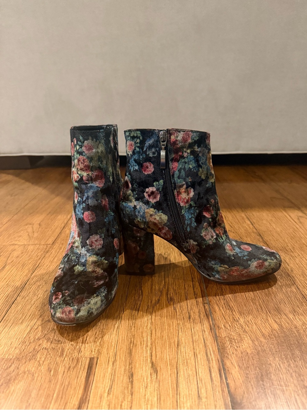NEVER WORN Floral Velvet Ankle Boots